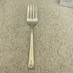 Wm. Rogers & Son IS Silverplate - Floral Design- 8.5” Meat Serving Fork